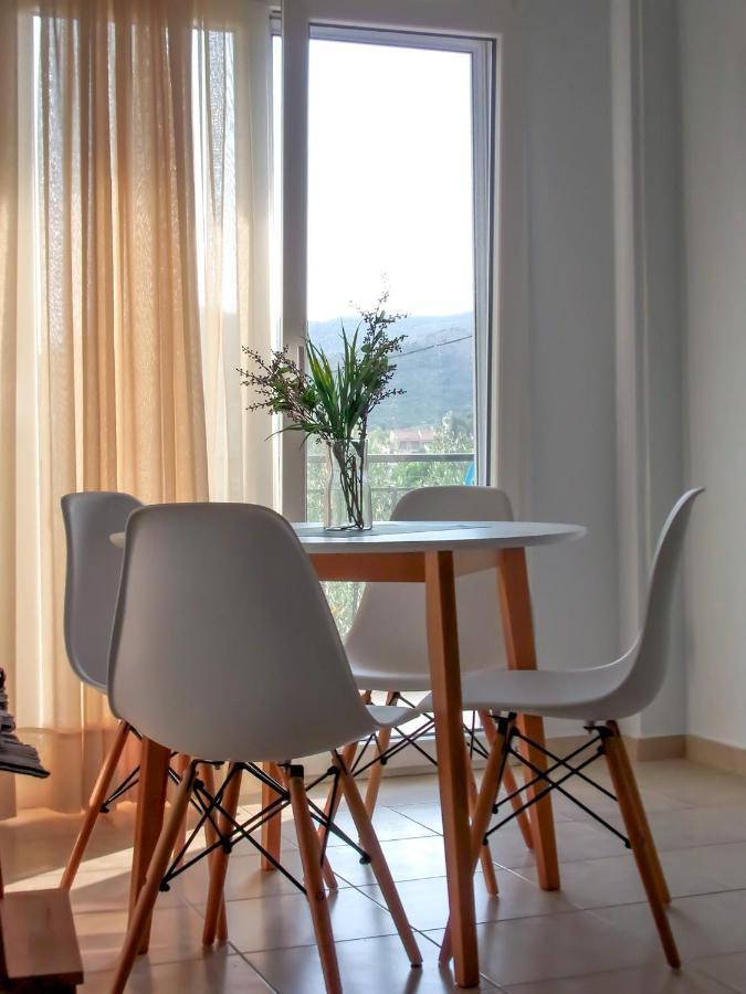 Helianthos Villa - Apartment No4 PalaiónTsiflíkion Buitenkant foto